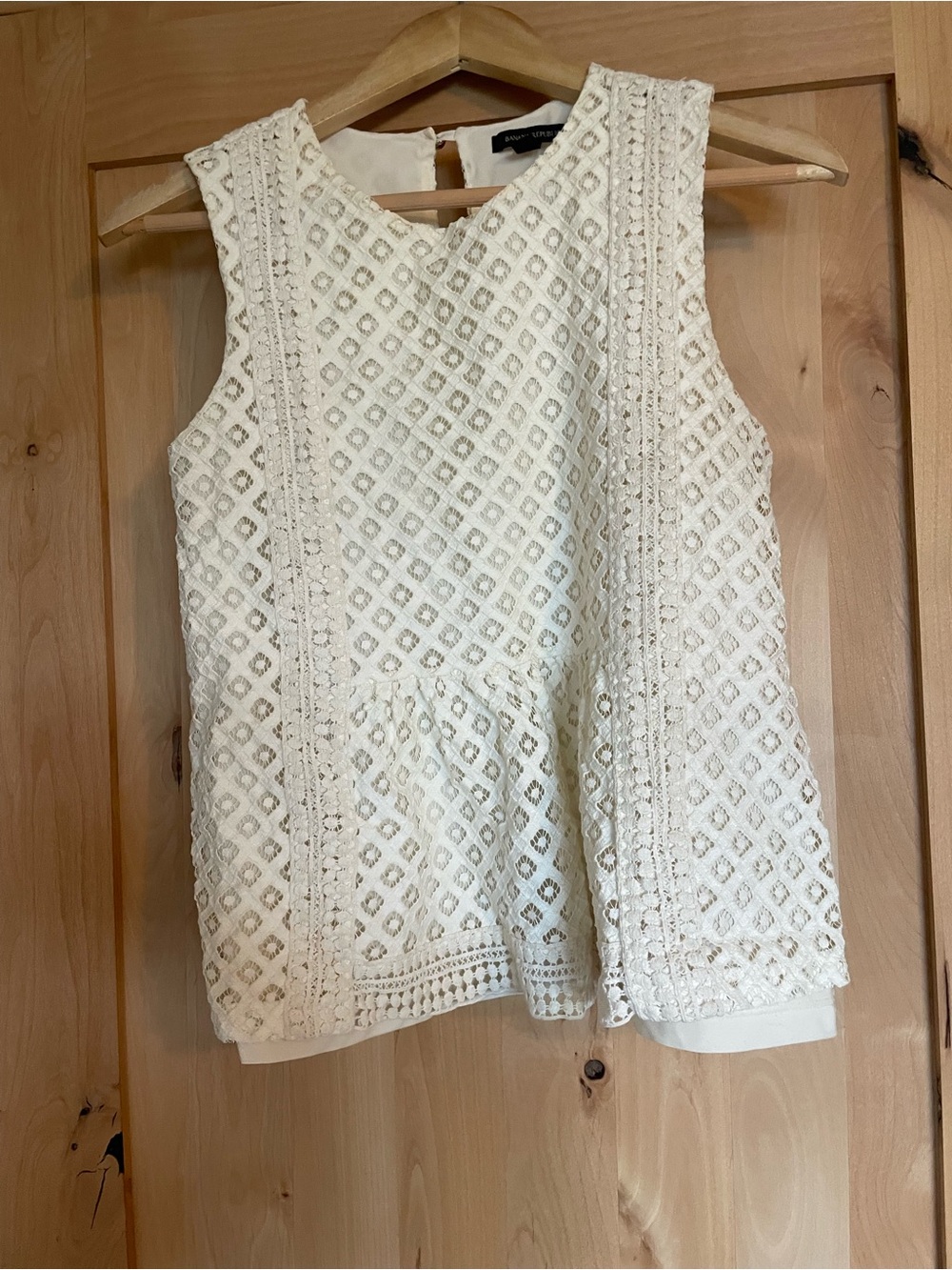 Banana Republic Ivory Crochet Lace Sleeveless Top size small